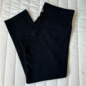 Lululemon Black Wunder Under Crop Leggings
